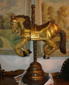 Antigüedades Moyano caballo dorado